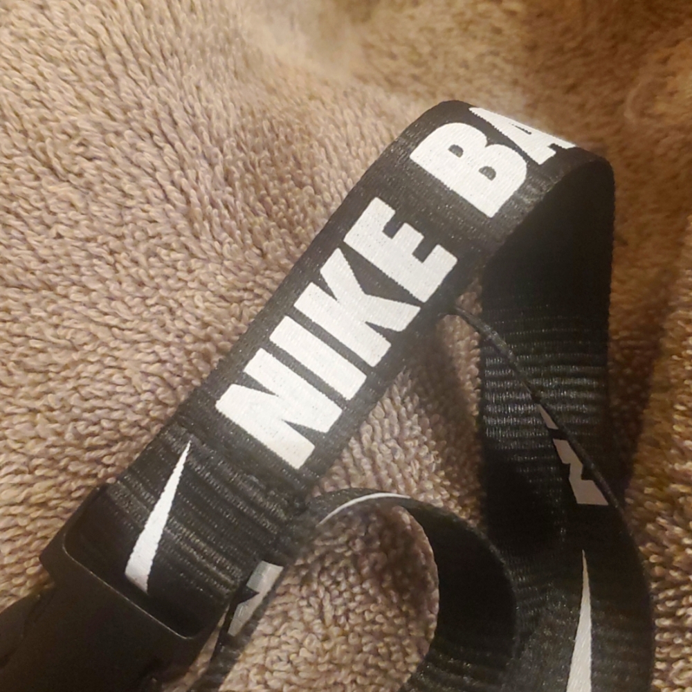 Nike Black and White Detachable Lanyard - Picture 3 of 5